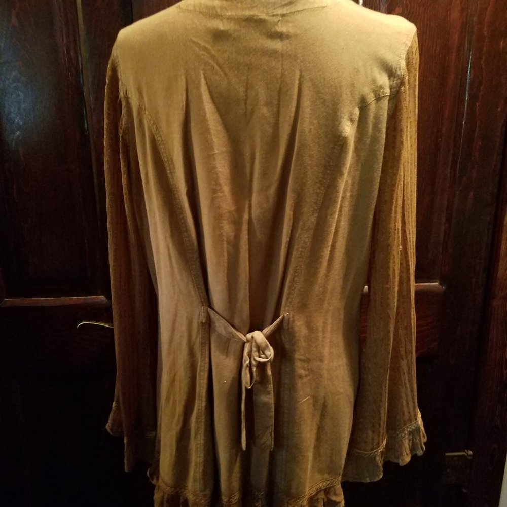 Roaman's Gold Embroidery button blouse.  Size 14 Womens - Picture 3 of 10